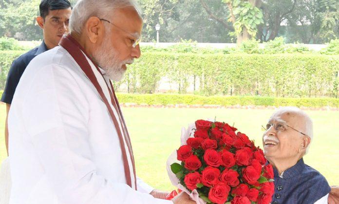 PM Modi wishes LK Advani on his birthday