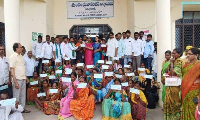 Kalyana lakshmi cheques distribution