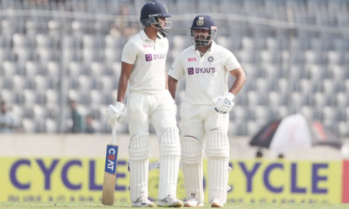 2nd test:India lead by 87 runs