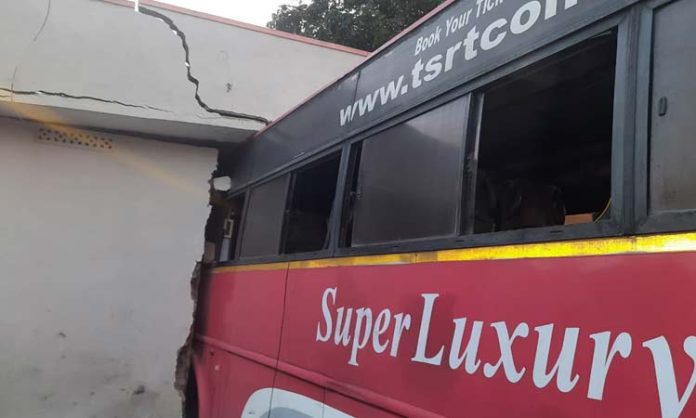 tsrtc bus hits lorry in khammam