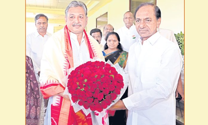 Chhatrapati Sambhaji Raje had a courtesy call on CM KCR