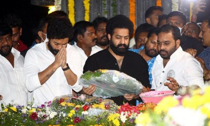 Jr NTR pays tribute at NTR Ghat