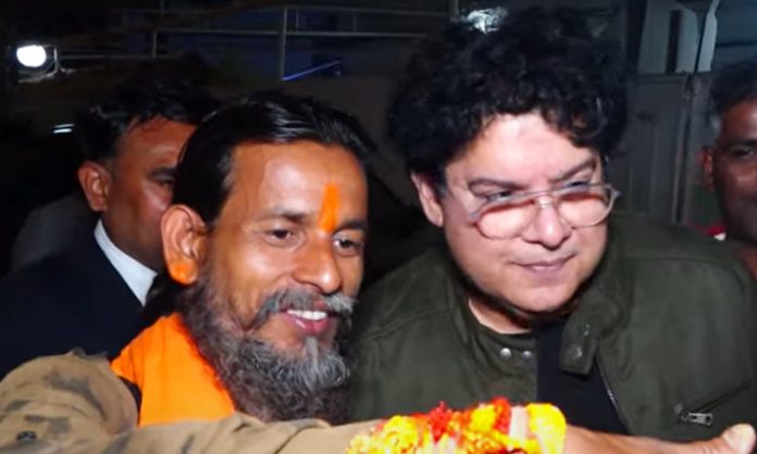 Priest asks Sajid Khan to chant Jai Shri Ram