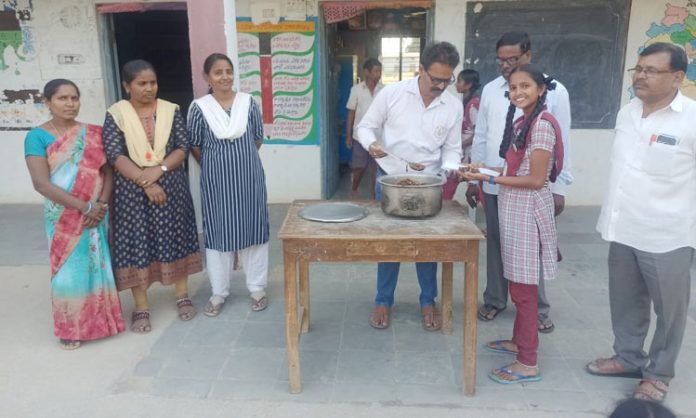 Breakfast is served to the SSC students