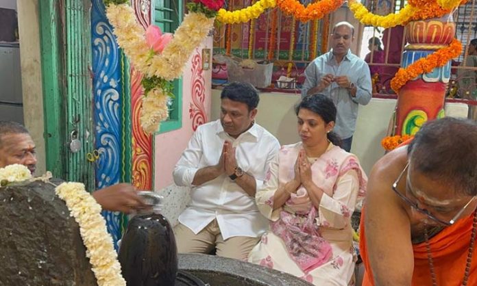 Urban MLA performed pooja in Shiva temple