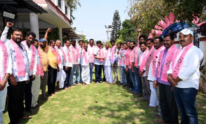 BJP and BSP Leaders joins BRS in Balkonda