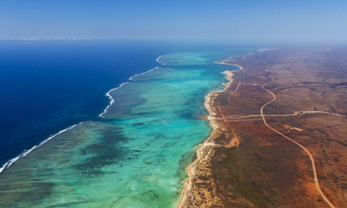 intense heat waves at the bottom of ocean