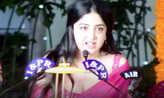 I am a child born in Telangana: actress poonam kaur