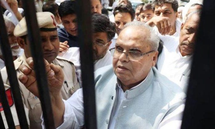 Satya Pal Malik Dharna at Delhi Thana