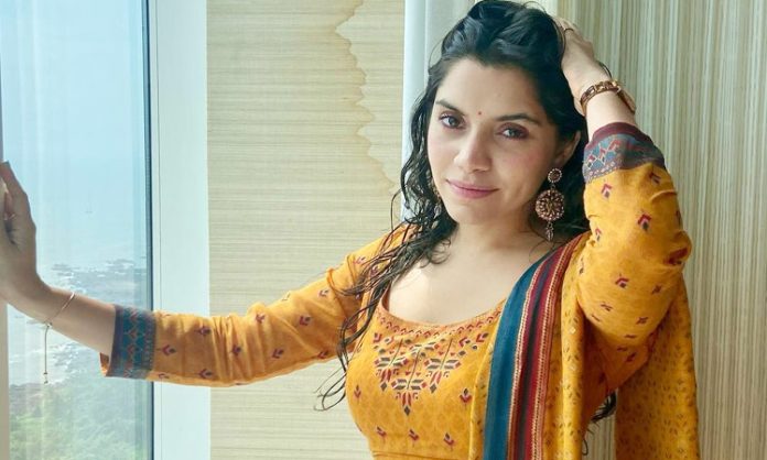 Bollywood actress Peririya in Sharjah Jail