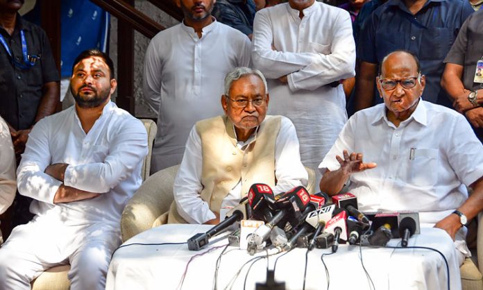 Nitish Kumar and Sharad Pawar press meet