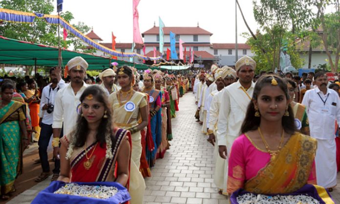 201 Couples get engaged at Dharmasthala in Karnataka