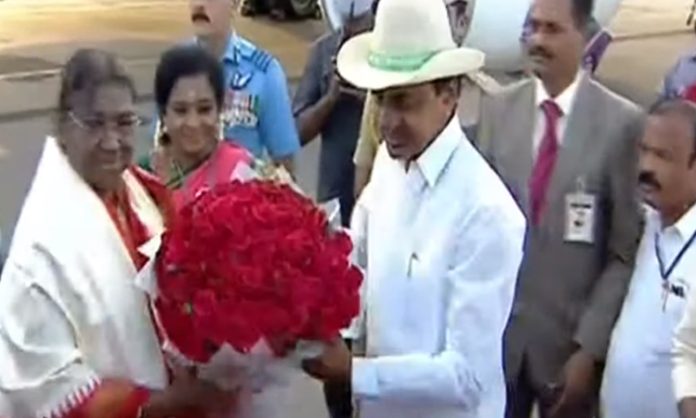 CM KCR welcomed the President