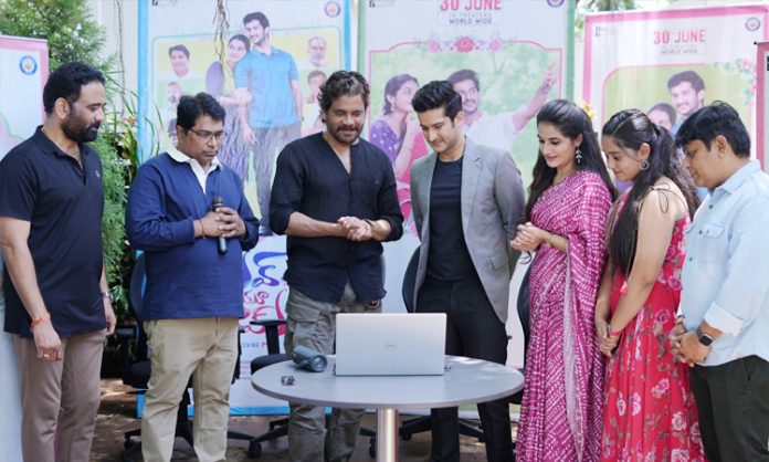 Nagarjuna Launched The Manasu Maata Vinadhe Song