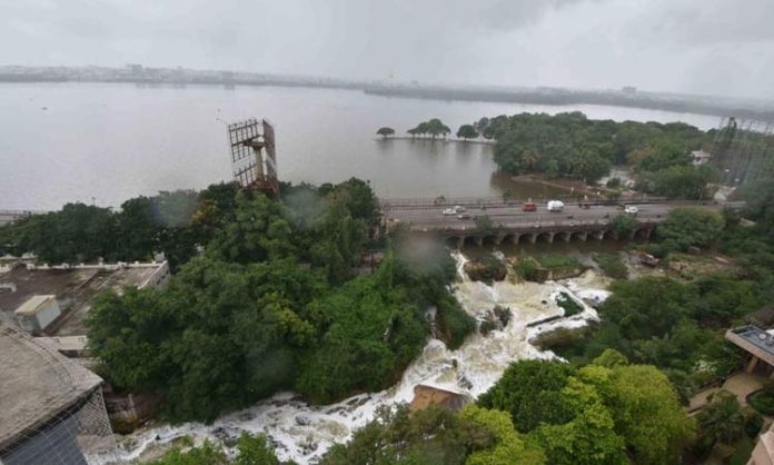 Hussain Sagar flood