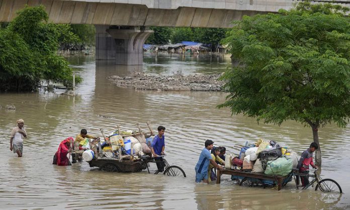 Rains flooding Delhi