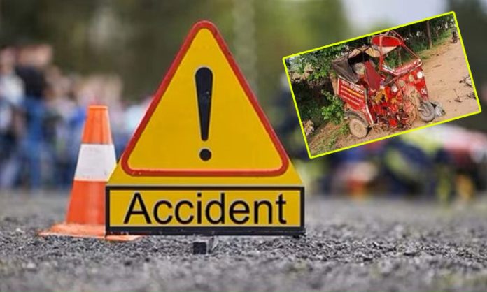 Six Dead as Auto-rickshaw Collides with Car