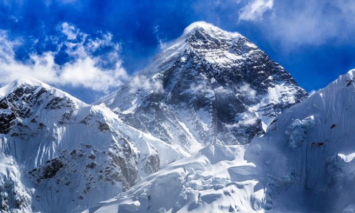 Six killed in Nepal Everest helicopter crash