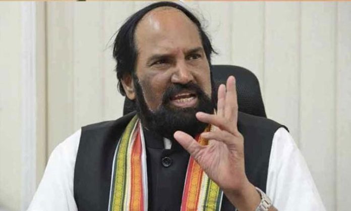 Uttam kumar reddy comments on CM KCR