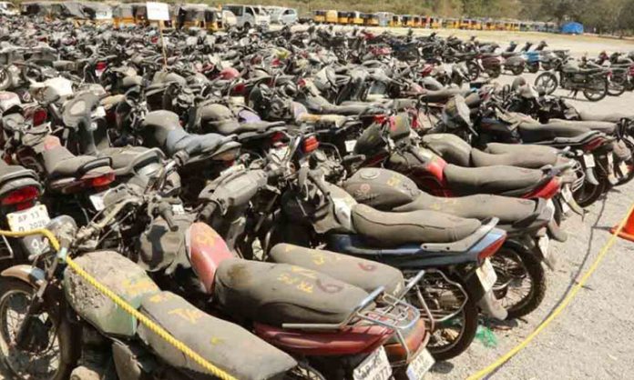 Auction of impounded vehicles