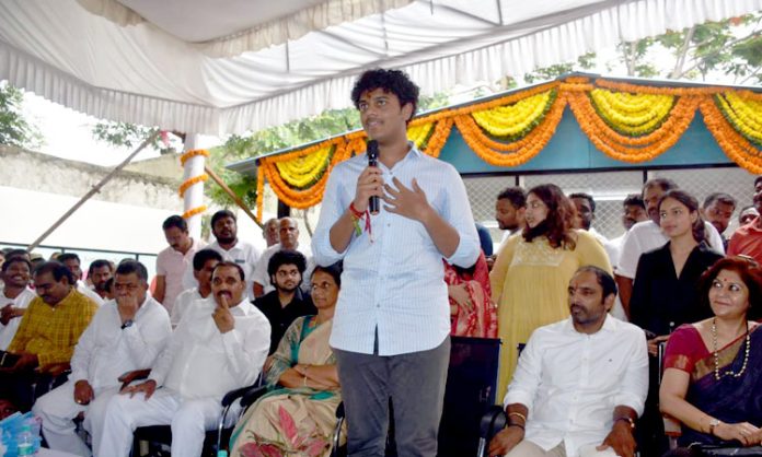 Himanshu donate rs 1cr to Gowlidoddi Govt School