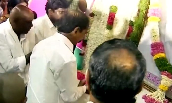 CM KCR Pays tribute to Sai Chand