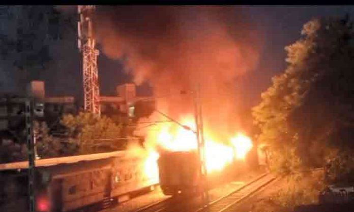 9 people died due to cylinder explosion in train carriage