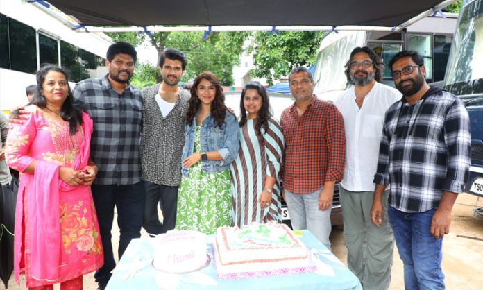 Vijay Deverakonda surprises Mrunal Thakur on her birthday