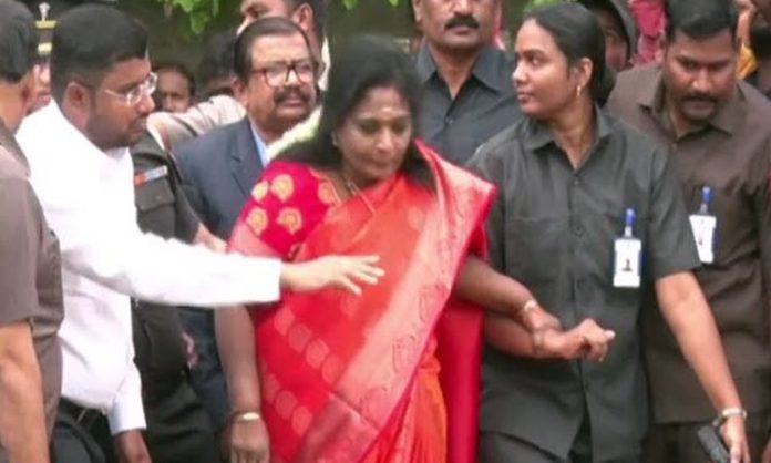 Governor Tamilisai visit Warangal Flood Areas