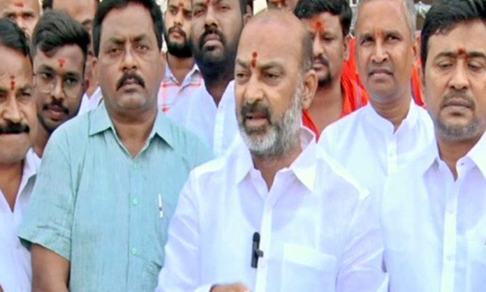 Bandi Sanjay Fires On CM KCR