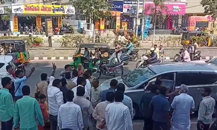 Protest against AP Minister Ambati Rambabu in Khammam