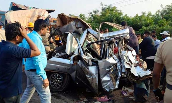 Seven died in accident near Karnataka's Hospet