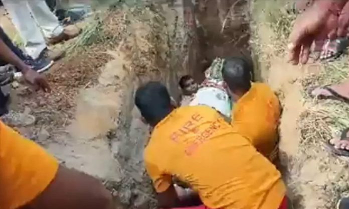 80-year-old woman dies after falling into borewell