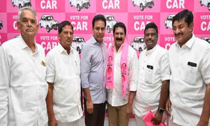 Admissions in BRS in presence of KTR