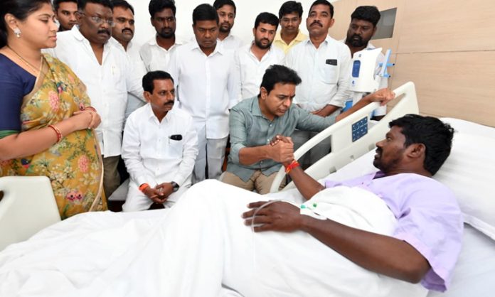 KTR Meets MLA Guvvala Balaraju at Apollo Hospital