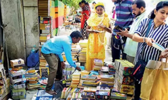 Old books are available at Abid's Circle