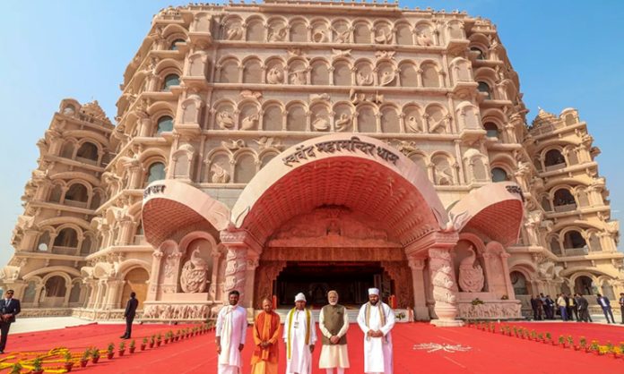 Modi inaugurated world largest meditation center in Varanasi