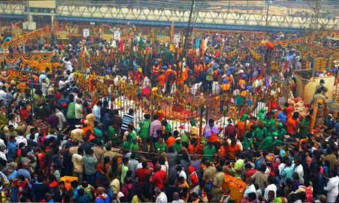 Surroundings of Sammakka and Saralamma Temples are densely populated