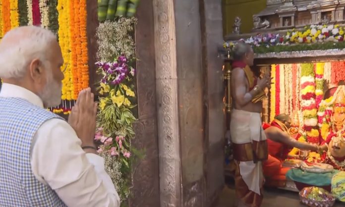 PM Modi performs Pooja and Darshan at Sri Ujjaini Mahakali Devasthanam in Hyderabad