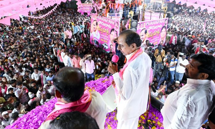 KCR Slams Congress Govt in Bus Yatra