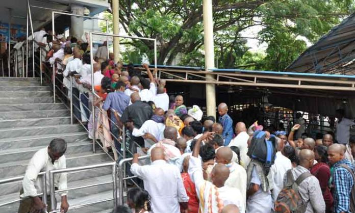 Huge Crowd at Tirumala Temple