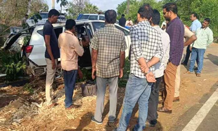 Rs 1.5 crore seized after car accident in Khammam