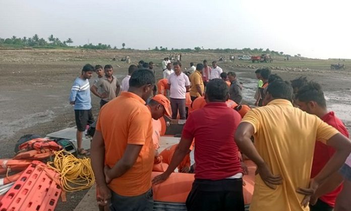 six people missing after boat capsized in Ujani dam in Pune