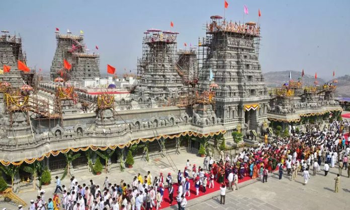 Devotees increased in Yadadri temple