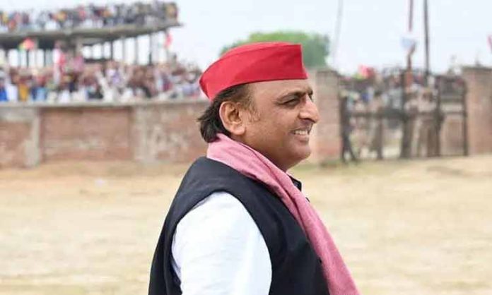 Akhilesh snatches back Uttar Pradesh