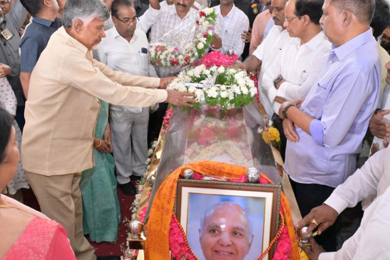 Celebrities paid tribute to Ramoji Rao's body