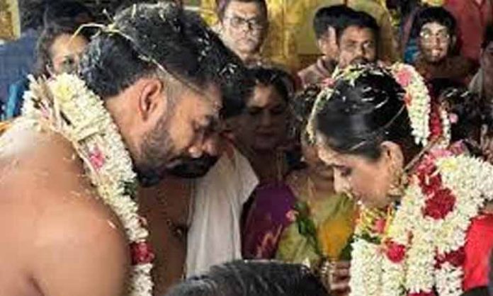 KKR star Venkatesh Iyer ties the knot with Shruti Raghunathan