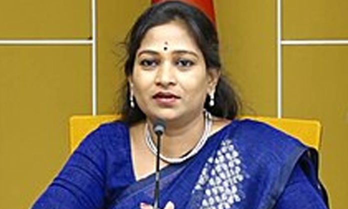 Vangalapudi anitha comments on Police