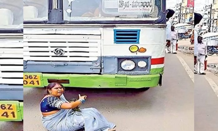 Passenger strike for bus in Warangal