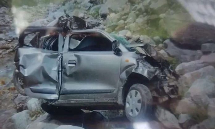 8 of same family ends life after Car fell into valley